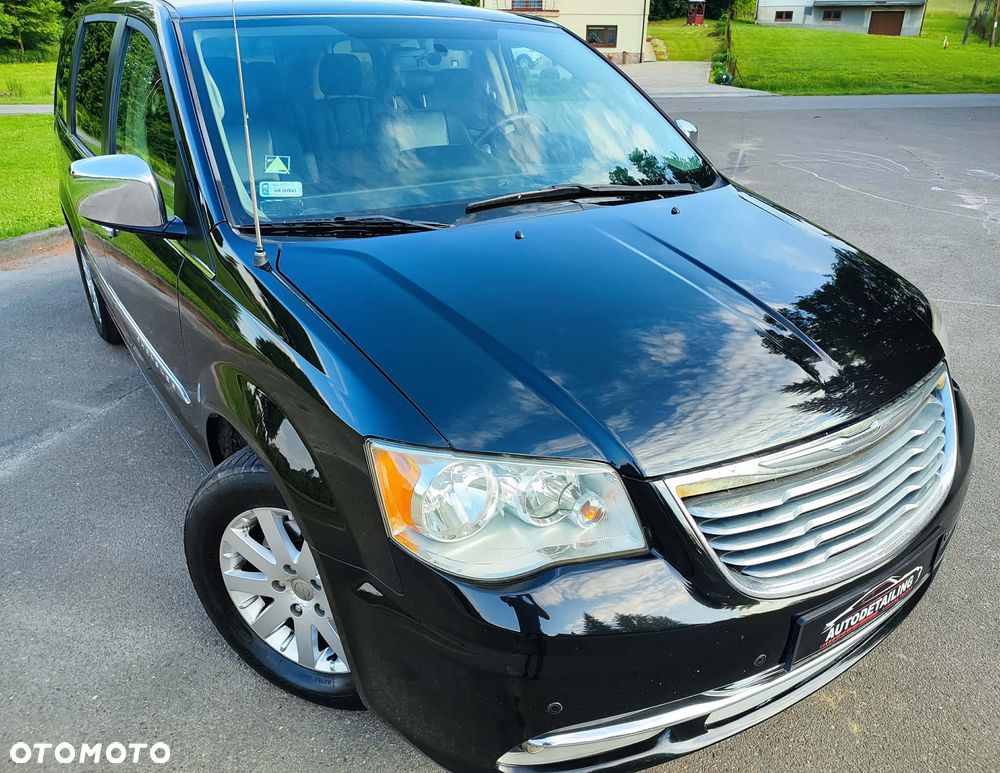 Chrysler Town & Country 3.6 Limited - 7