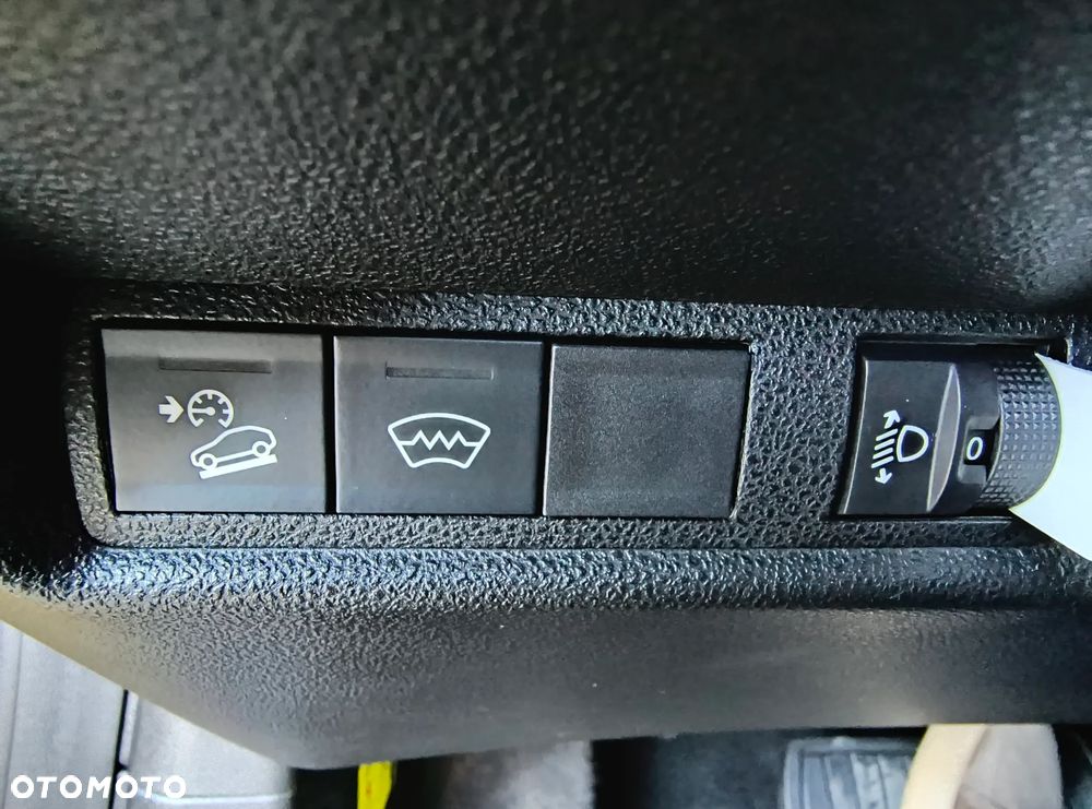 Jeep Avenger 1.2 T3 mHEV Altitude FWD eDCT6 - 12