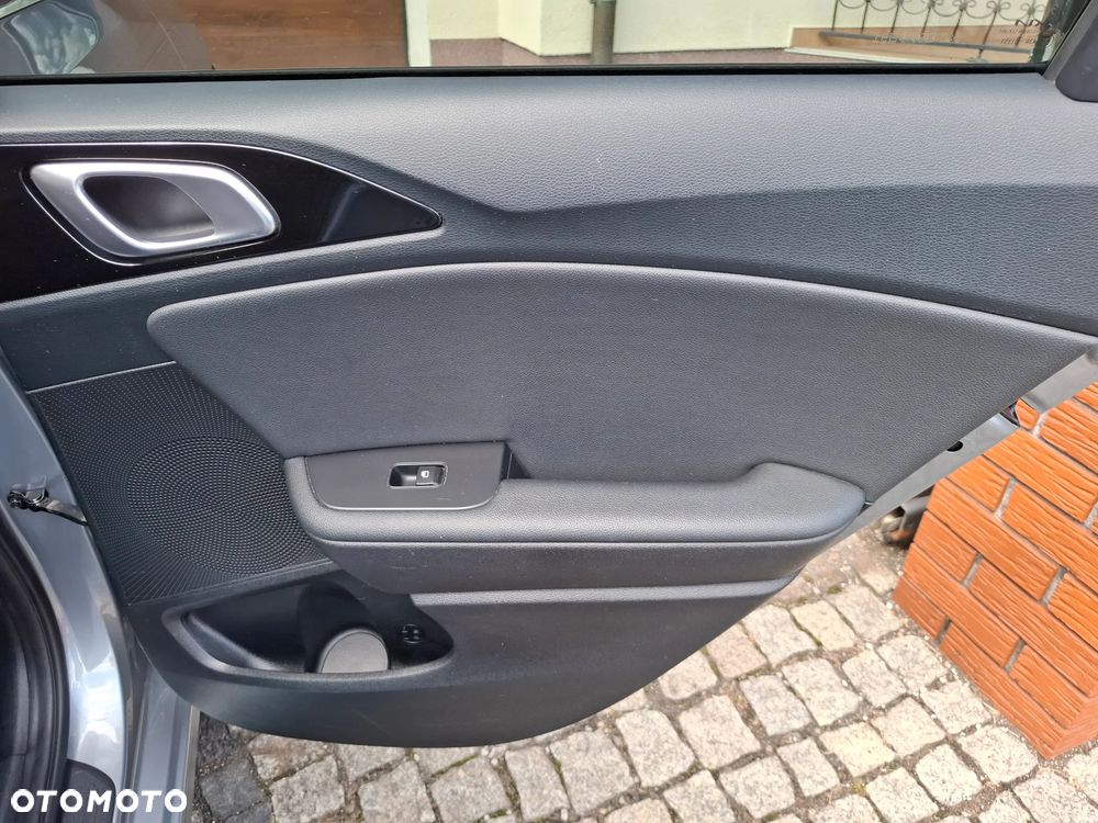 Kia Ceed 1.5 T-GDI Business Line Plus - 37