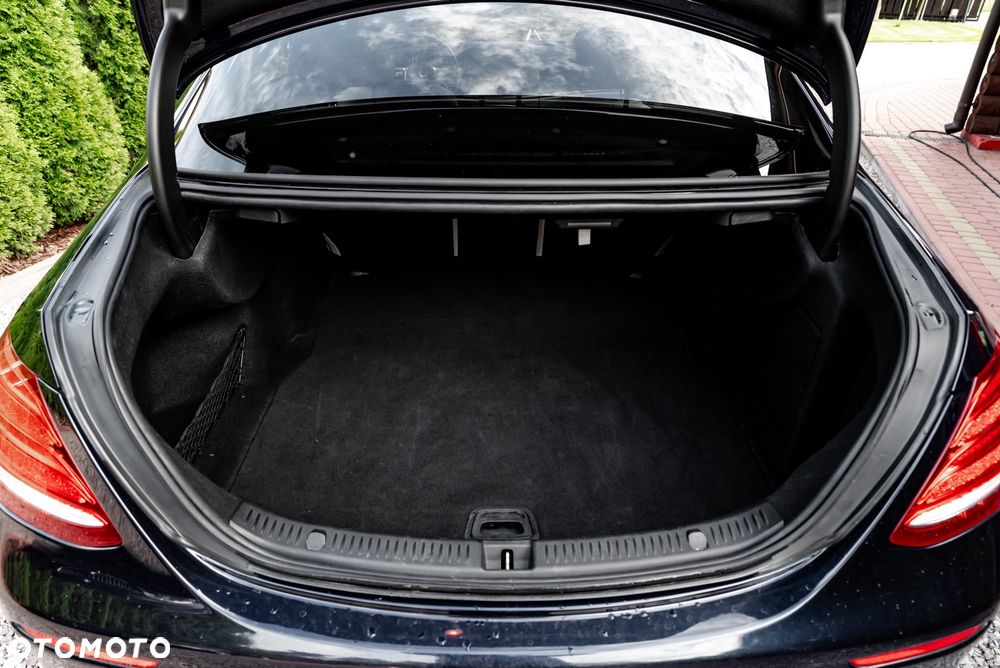 Mercedes-Benz Klasa E 220 d 9G-TRONIC Exclusive - 24