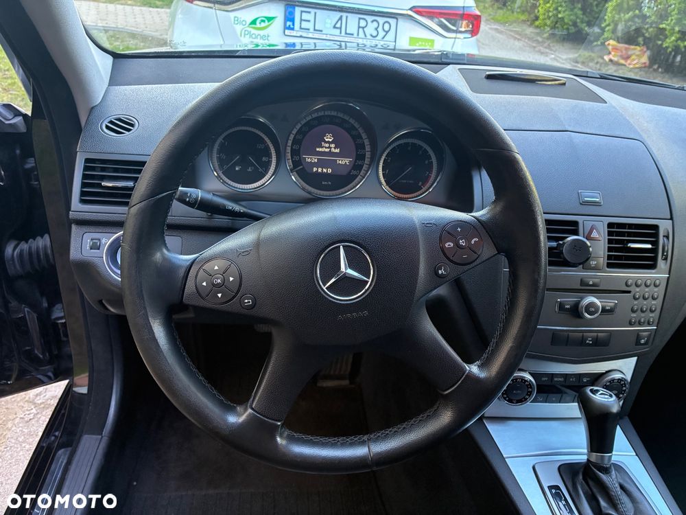 Mercedes-Benz Klasa C 180 CGI Automatik BlueEFFICIENCY Elegance - 10
