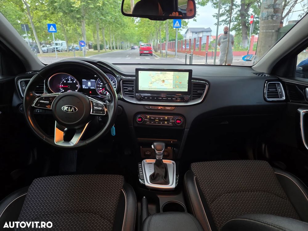 Kia Ceed 1.6 CRDi Eco-Dynamics+ (48V Mild-Hybrid) DCT7 GT Line - 17