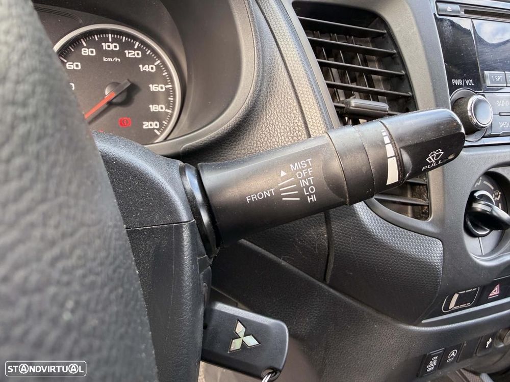 Mitsubishi L200 - 29