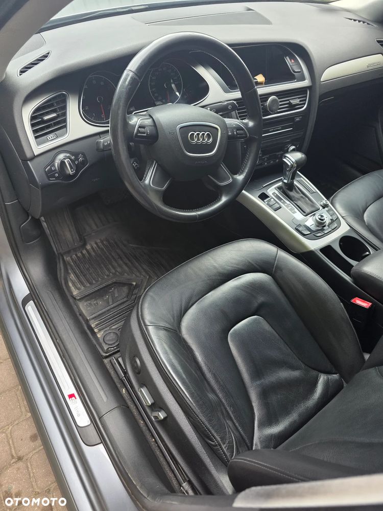Audi A4 Limousine - 12