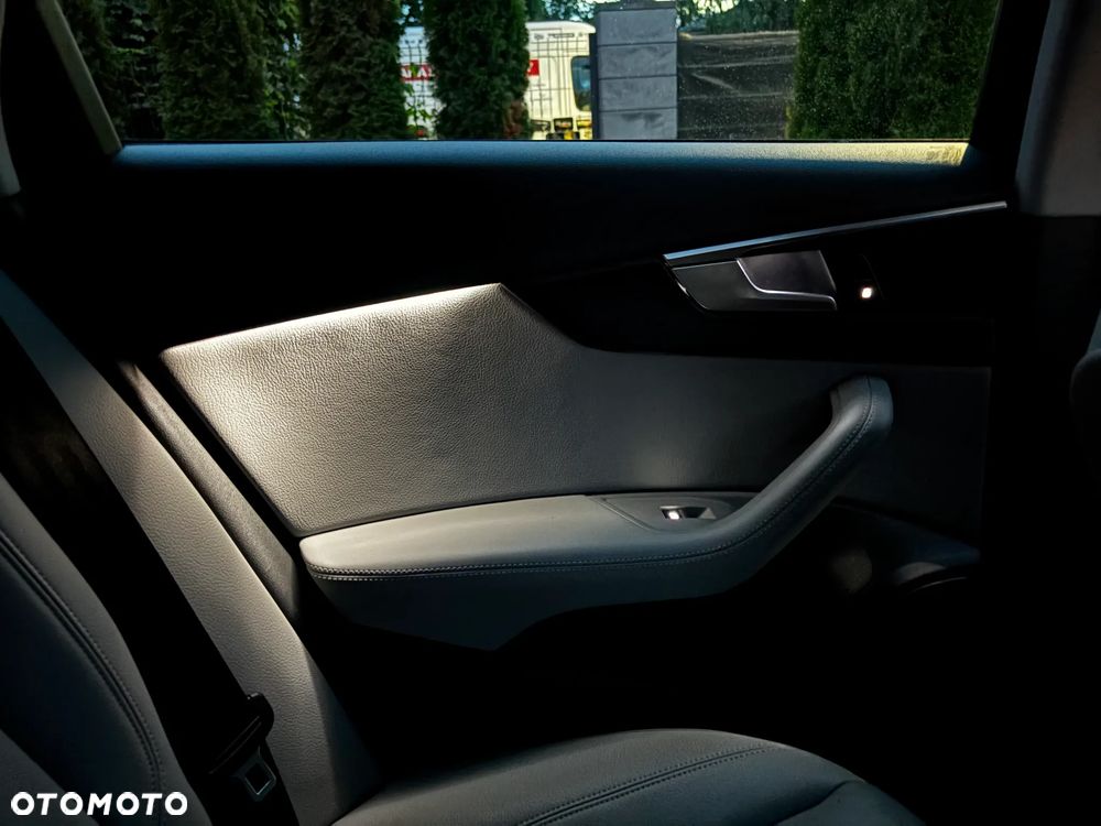 Audi A4 Limousine 40 TFSI S tronic design - 17