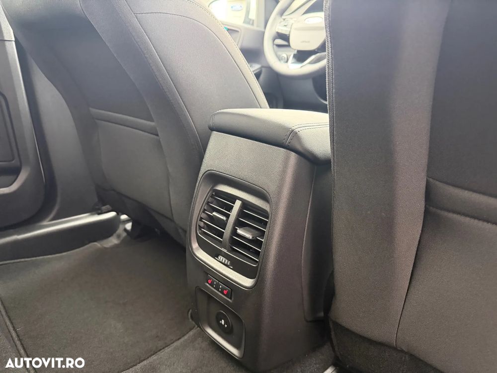 Ford Kuga 2.5 Duratec FWD FHEV Titanium - 22