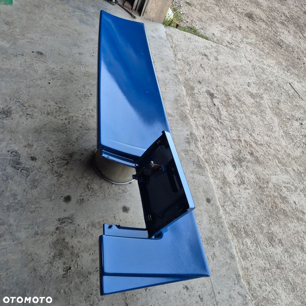 Volvo FH4 owiewka zakabinowa prawa z klapką adblue - 2