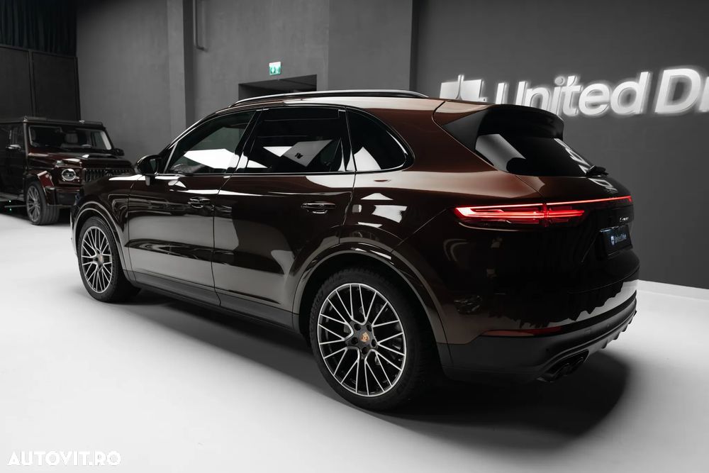 Porsche Cayenne - 5