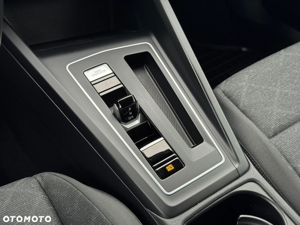 Volkswagen Golf - 23