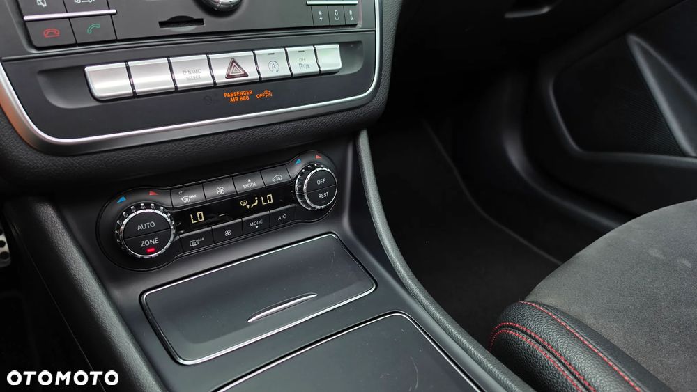 Mercedes-Benz CLA 200 7G-DCT AMG Line - 36