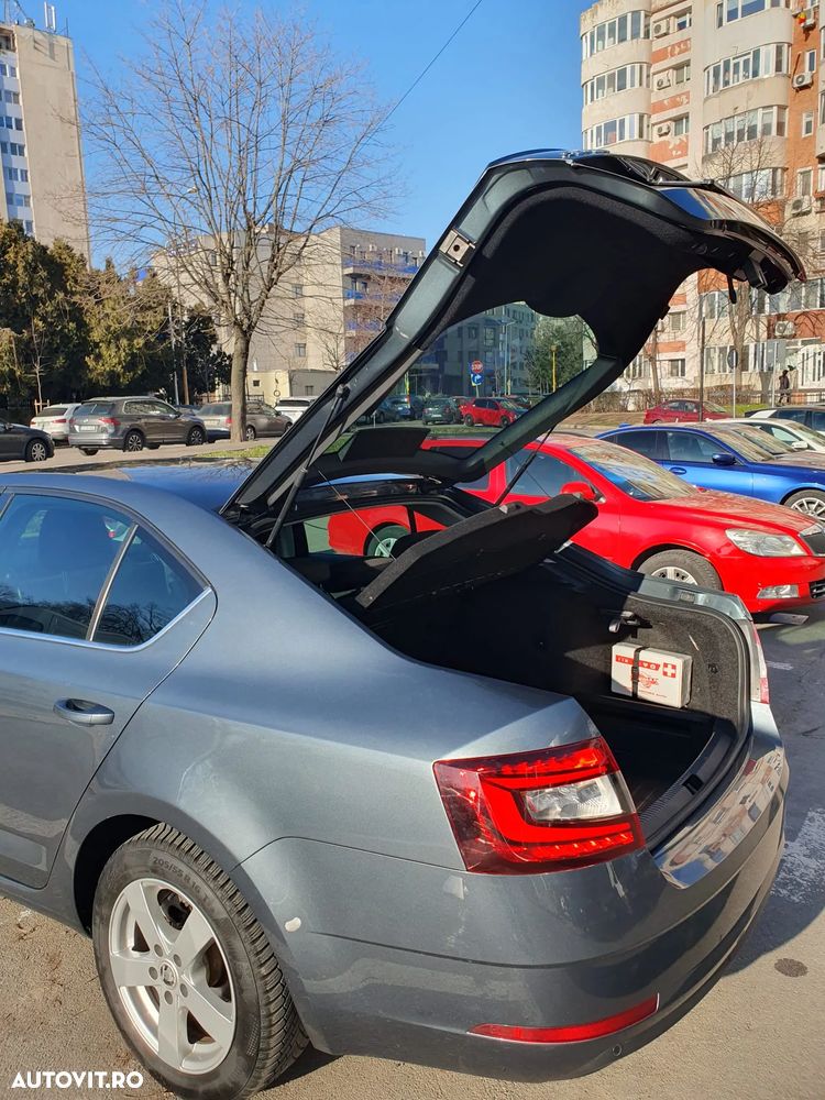 Skoda Octavia - 8