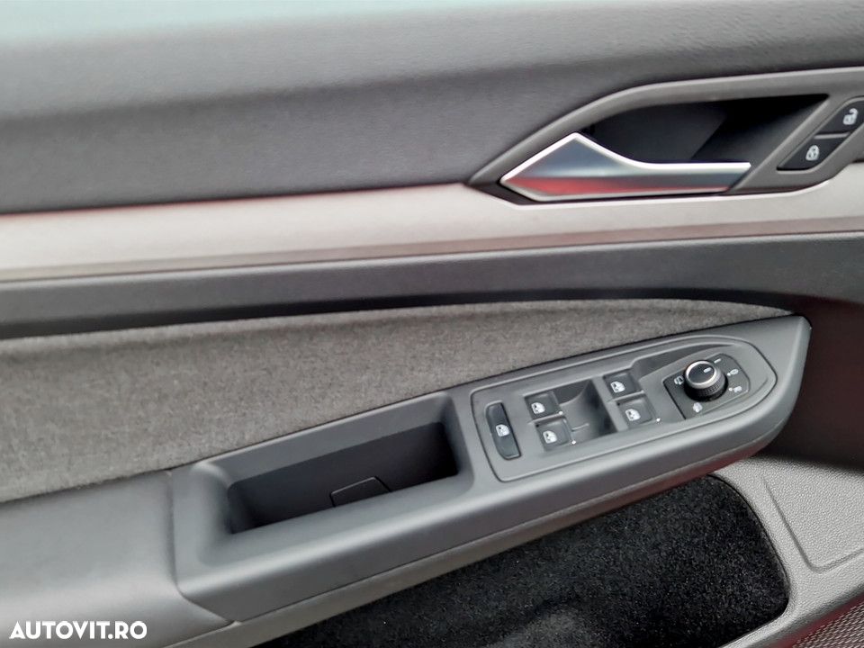 Volkswagen Golf 1.5 eTSI DSG MHEV Advanced - 15