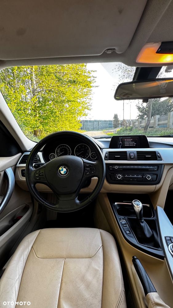 BMW Seria 3 318d DPF Edition Lifestyle - 32