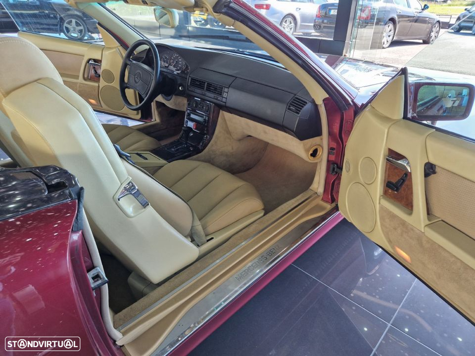Mercedes-Benz SL 300 - 11