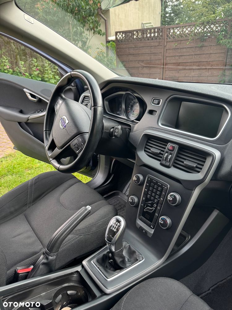 Volvo V40 D2 Momentum - 16