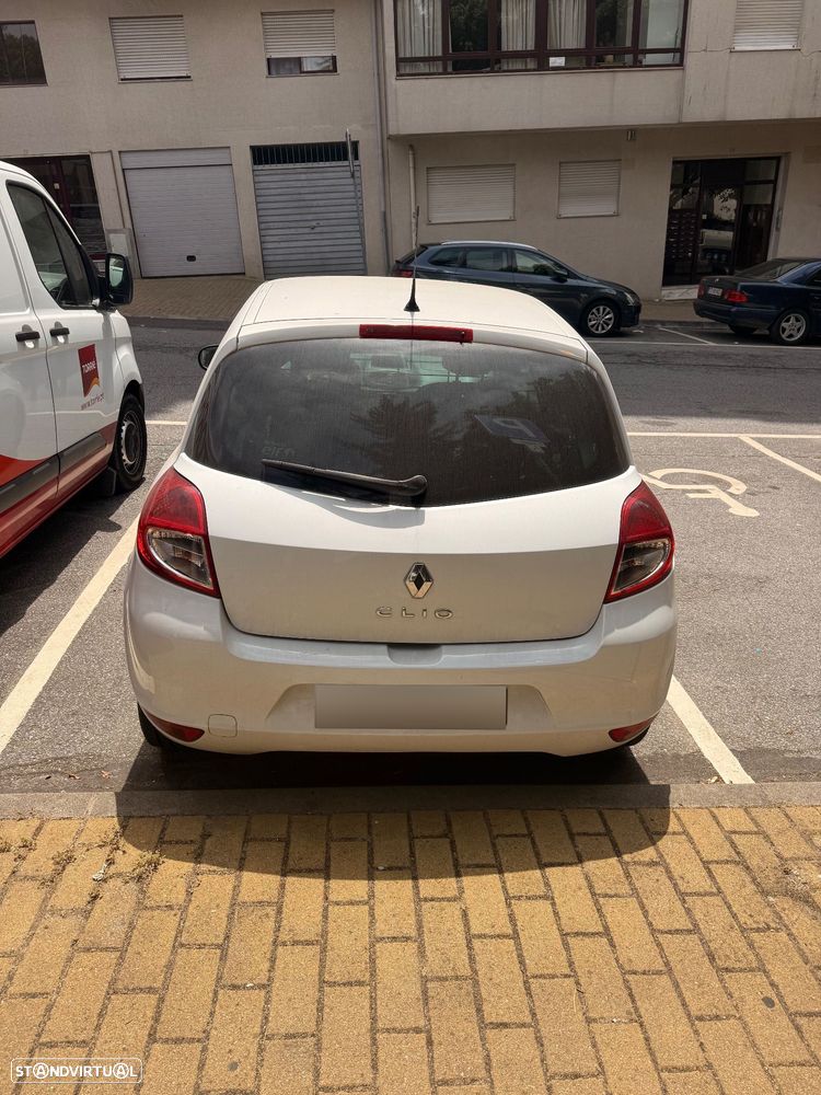 Renault Clio 1.5 dCi Dynamique S - 5