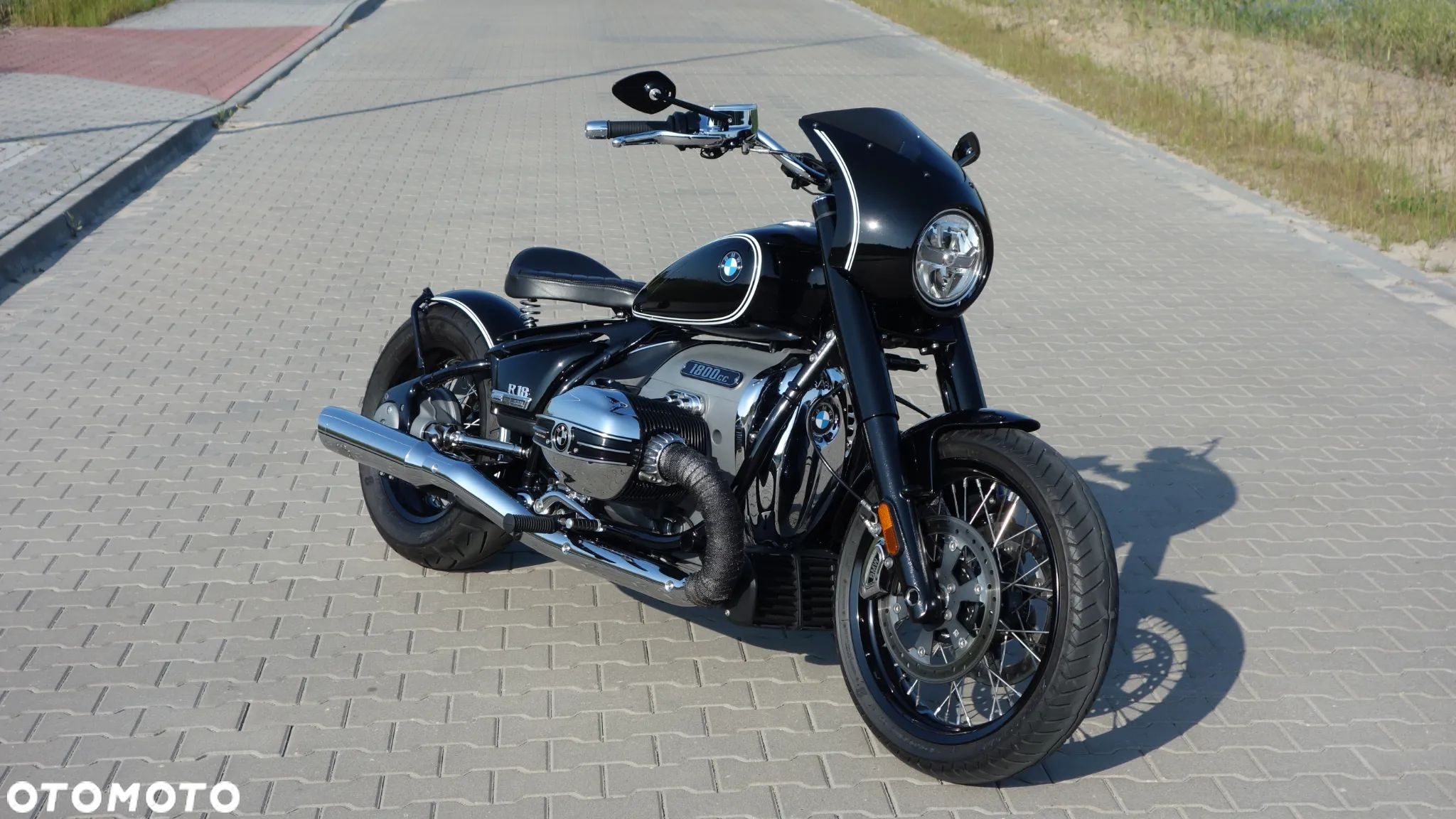 BMW R - 1