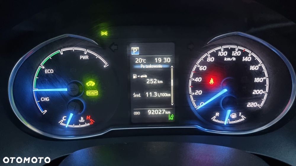 Toyota Yaris Hybrid 100 Selection Platinum - 16