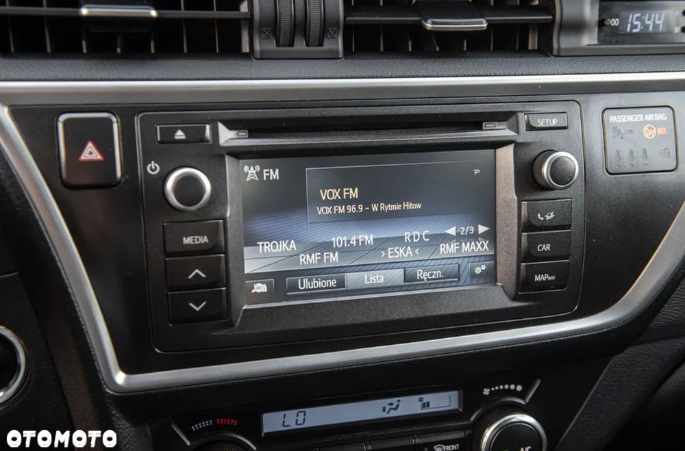 Toyota Auris 1.6 Prestige - 21