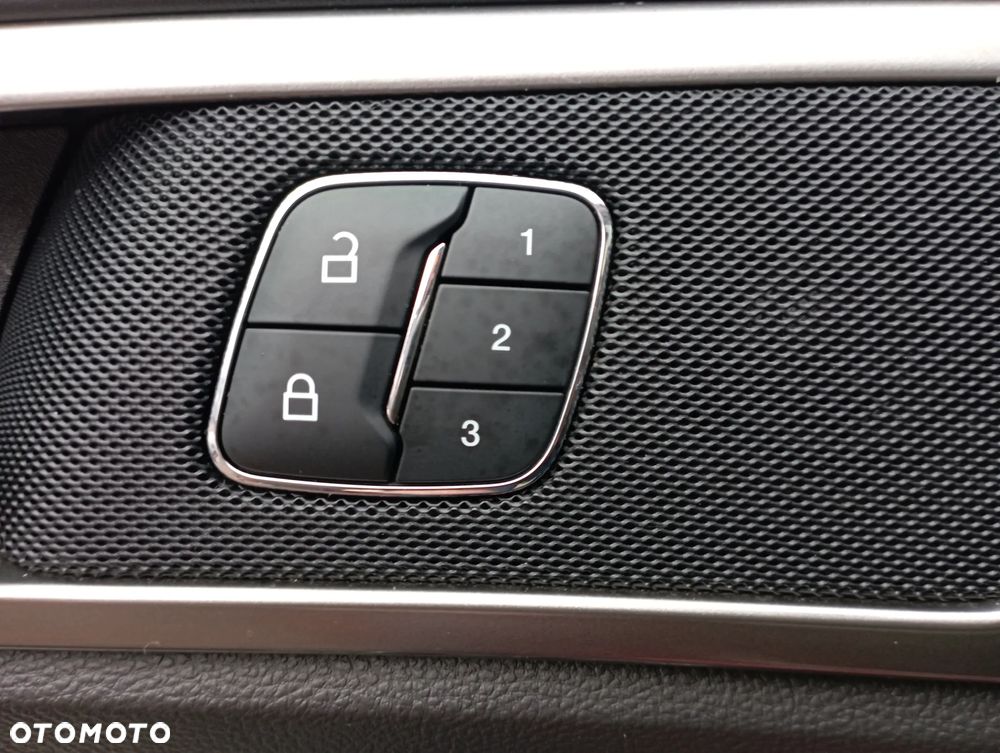 Ford Mondeo 2.0 EcoBlue Vignale Plus - 24