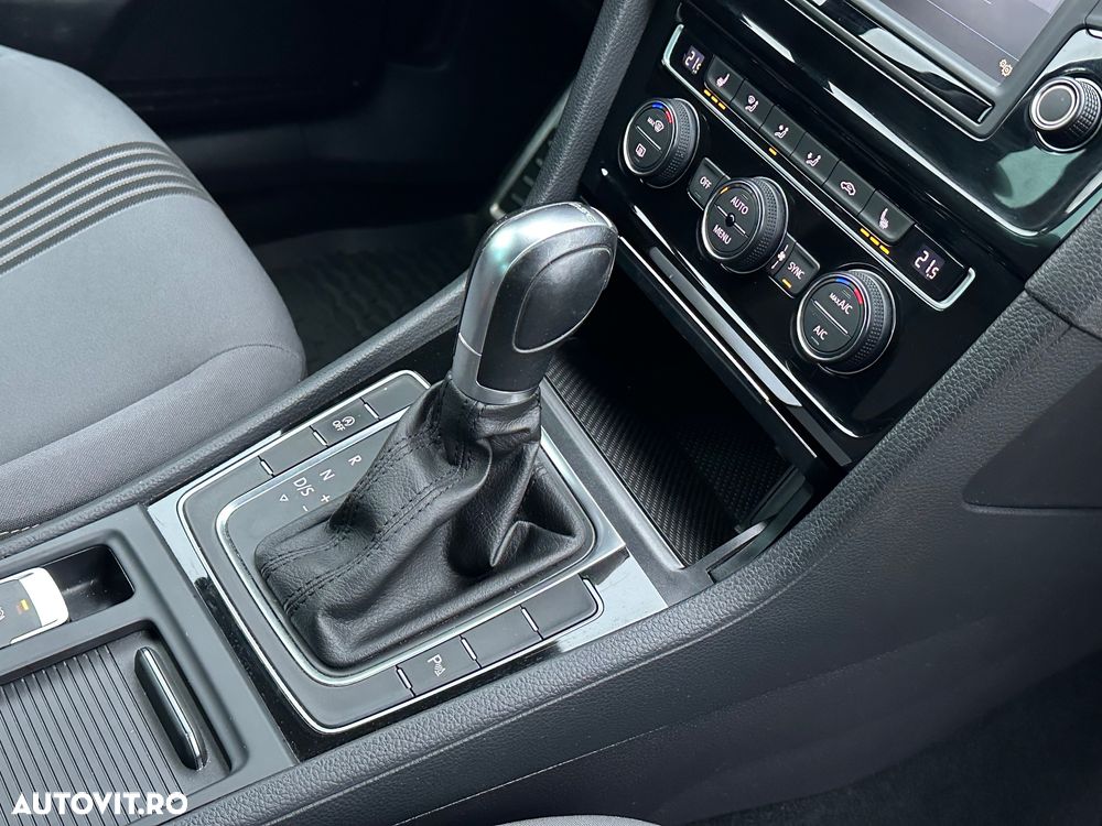 Volkswagen Golf 2.0 TDI BlueMotion Technology DSG Allstar - 11