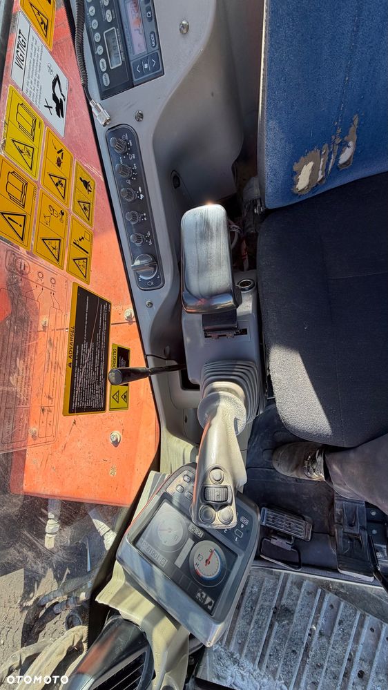 Hitachi ZX-85 USB LC - 16