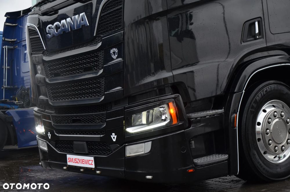 Scania R 580 / V8 / 4 PODUSZKI / KLIMA P. / NAVI /FULL LED / ACC / 7436 - 7