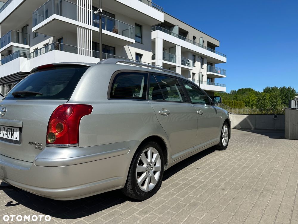 Toyota Avensis 2.0 D-4D Sol - 8