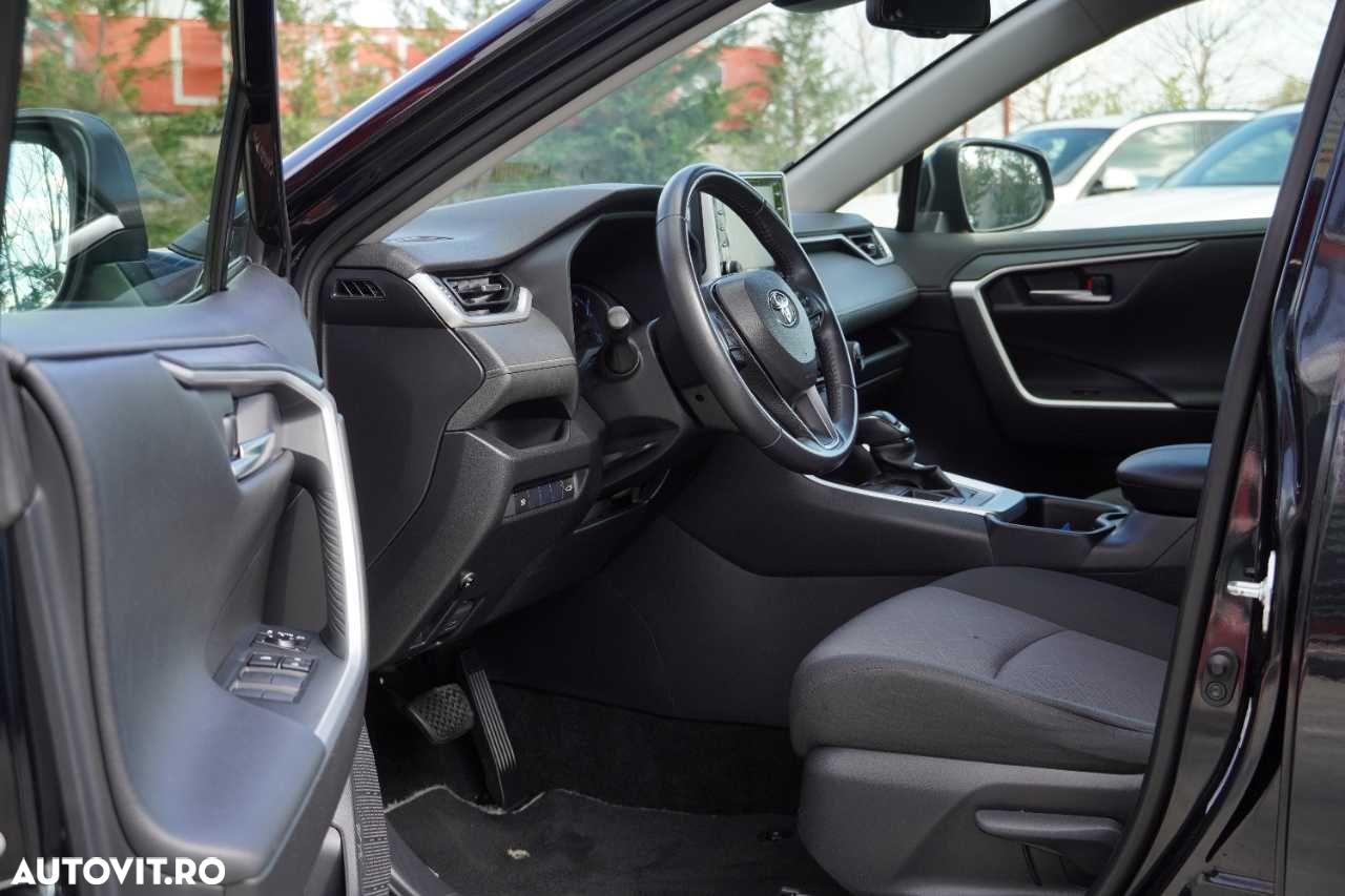 Toyota RAV4 - 8