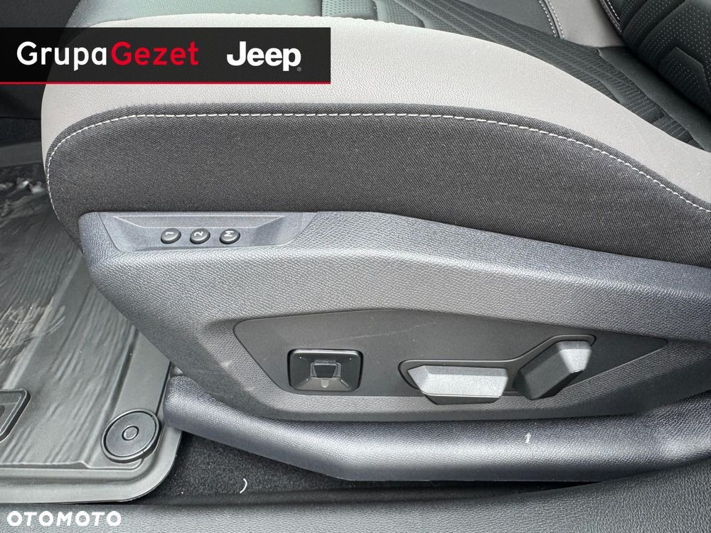 Jeep Compass - 24