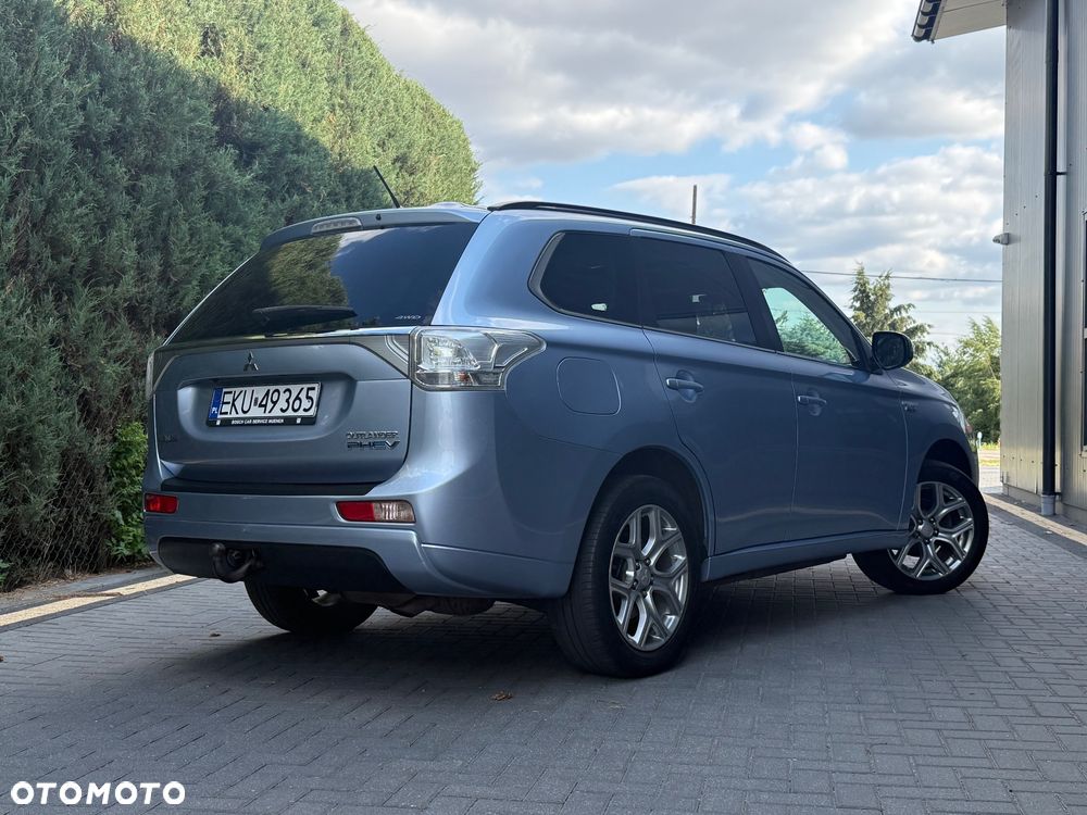 Mitsubishi Outlander 2.0 4WD Top - 8