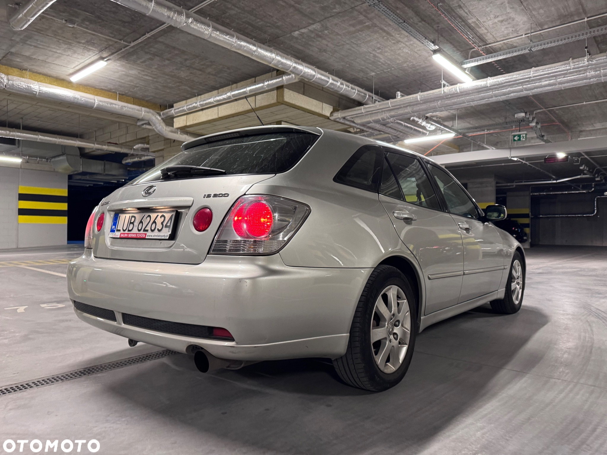 Lexus IS 200 SportCross - 11