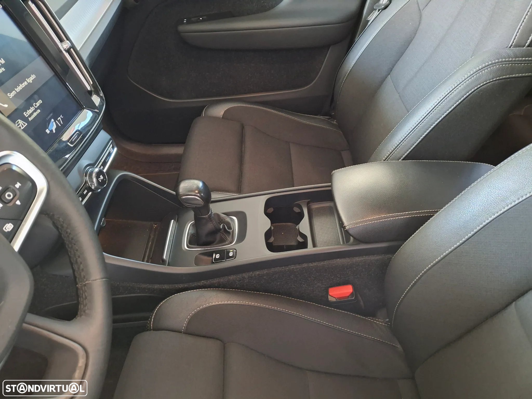 Volvo XC 40 2.0 D3 Momentum - 22