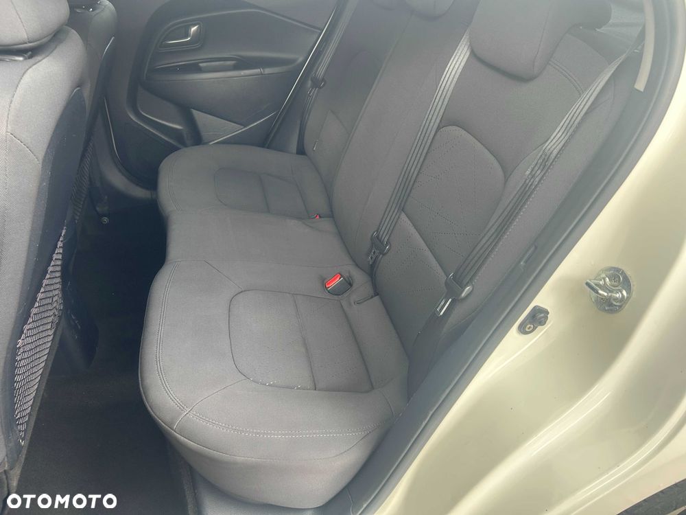 Kia Rio - 8