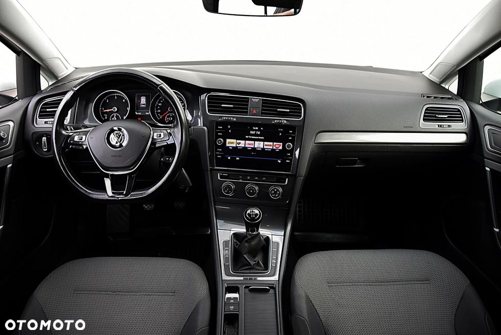 Volkswagen Golf 1.6 TDI BMT Comfortline - 18
