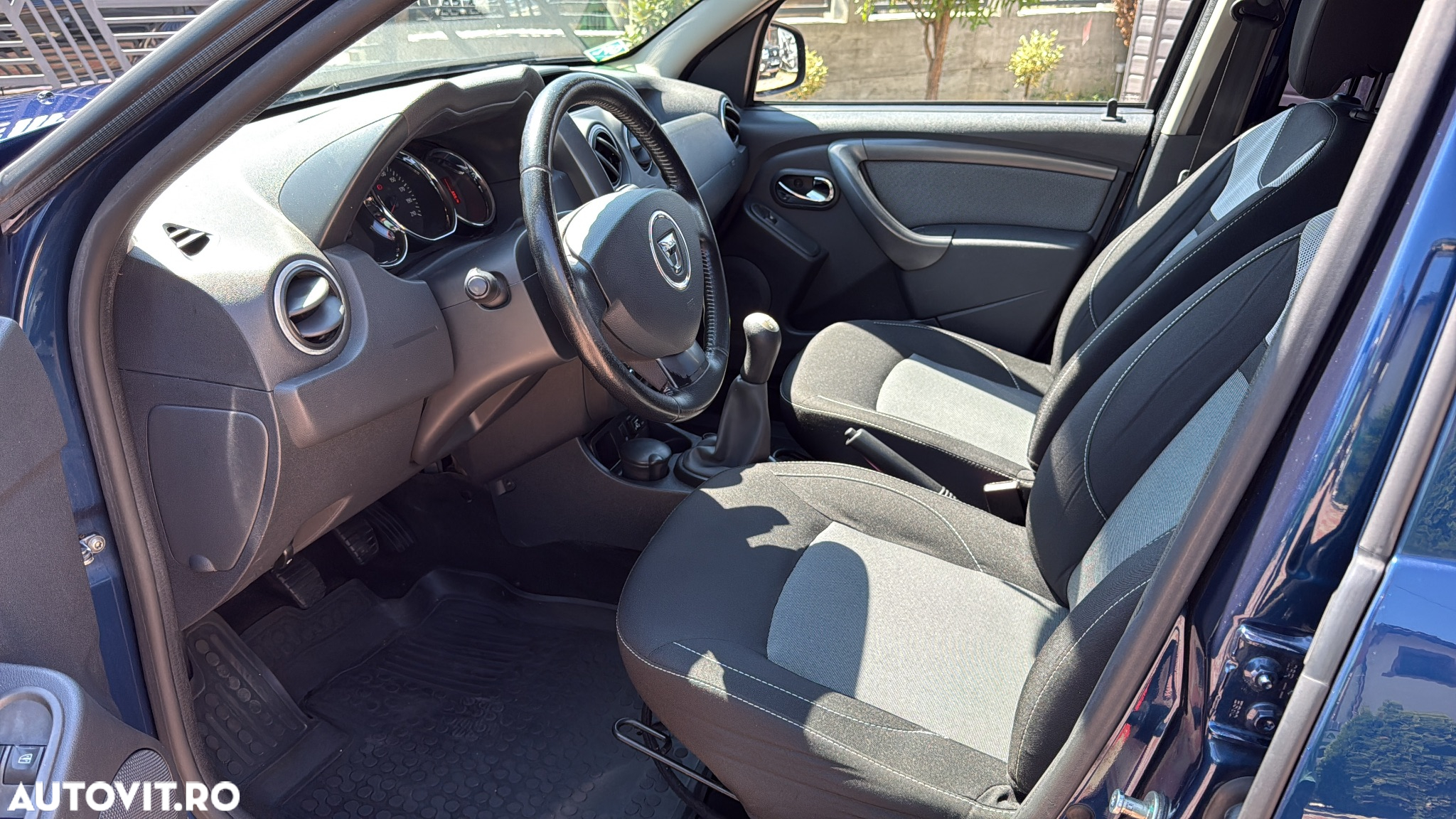 Dacia Duster 1.6 4x2 Laureate - 5
