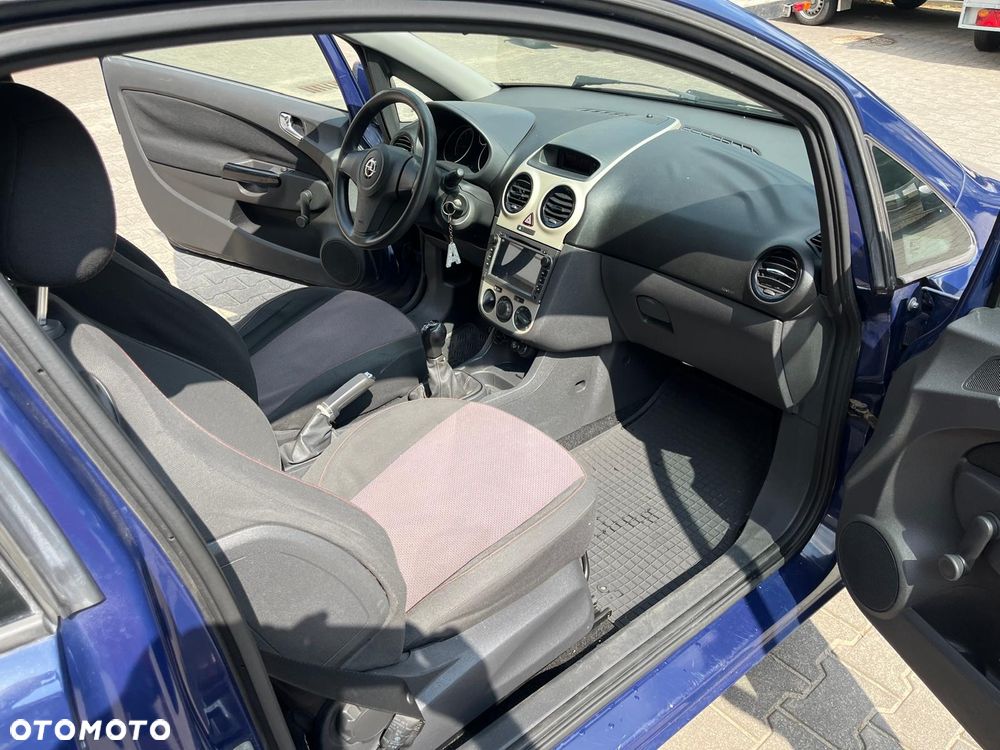 Opel Corsa 1.2 16V Cosmo - 11
