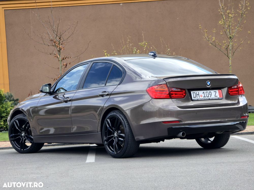 BMW Seria 3 320d Aut. Blue Performance Sport Line - 4