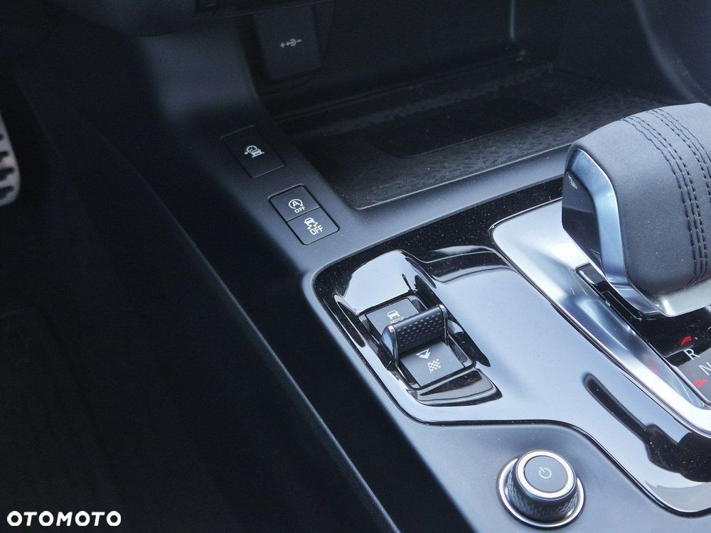Jaguar E-Pace - 33