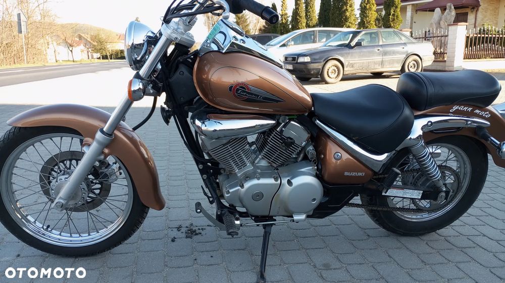 Suzuki Intruder - 8