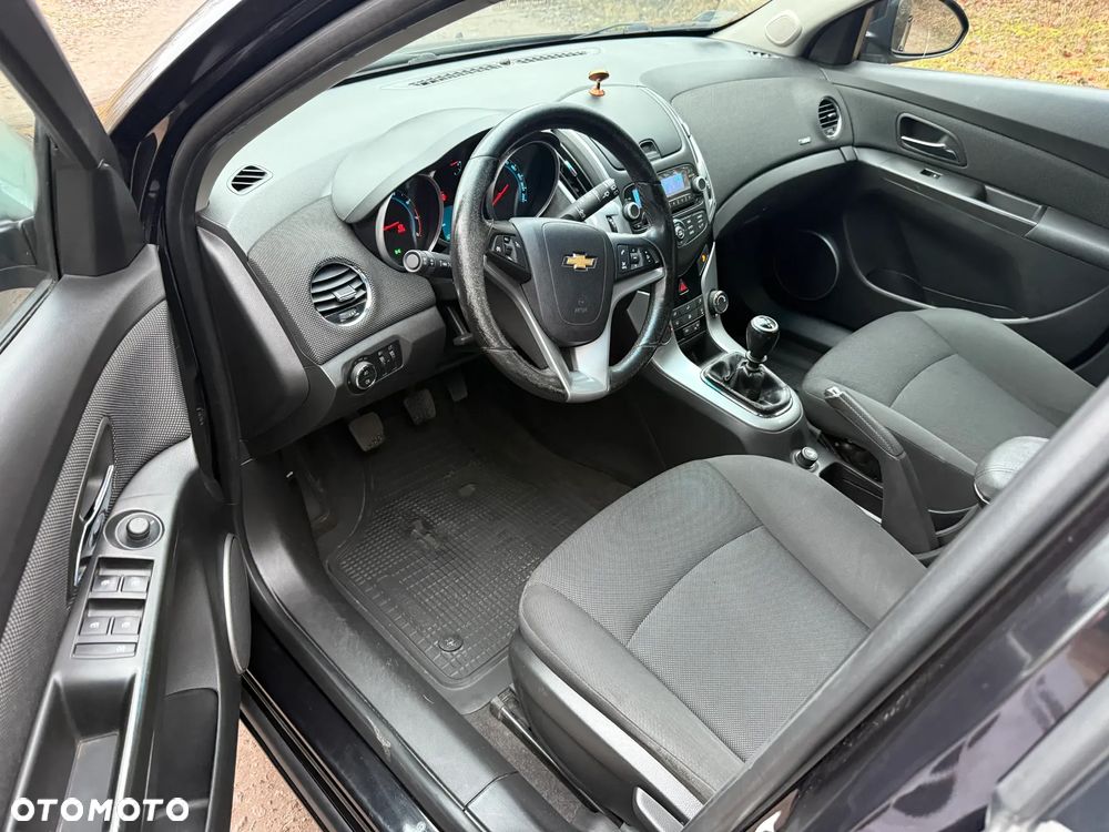 Chevrolet Cruze 1.6 LT - 11