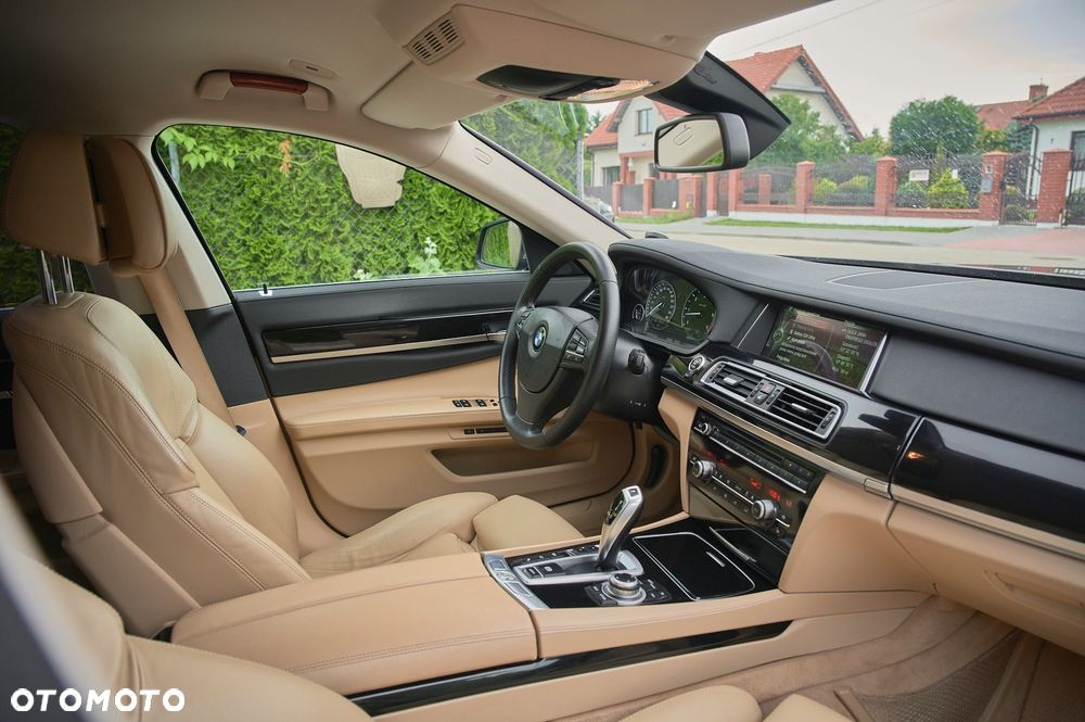 BMW Seria 7 750d xDrive Blue Performance Edition Exclusive - 29