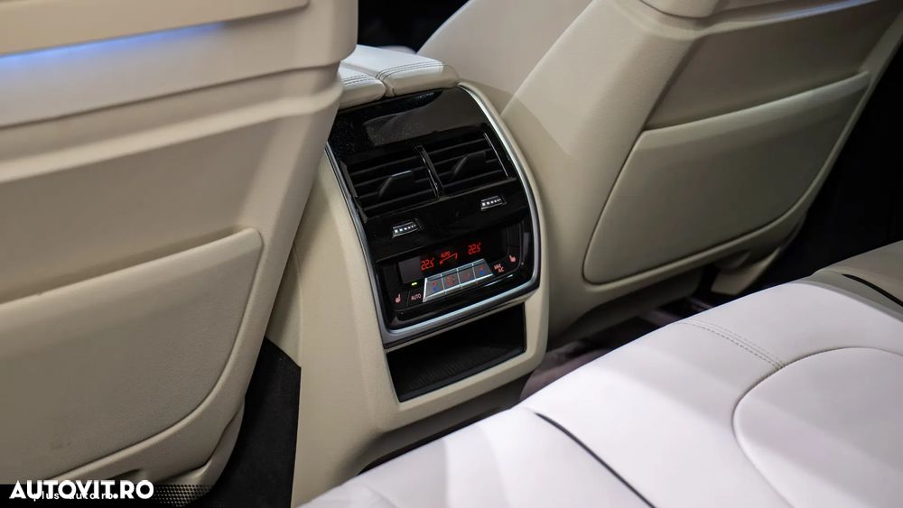 BMW X5 2024 — imagine 11