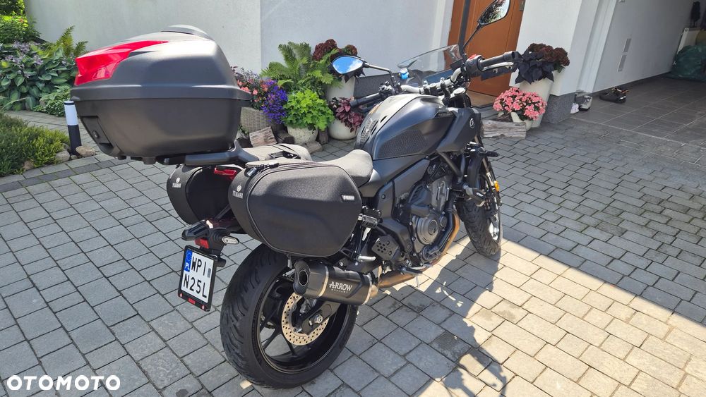Yamaha MT - 9