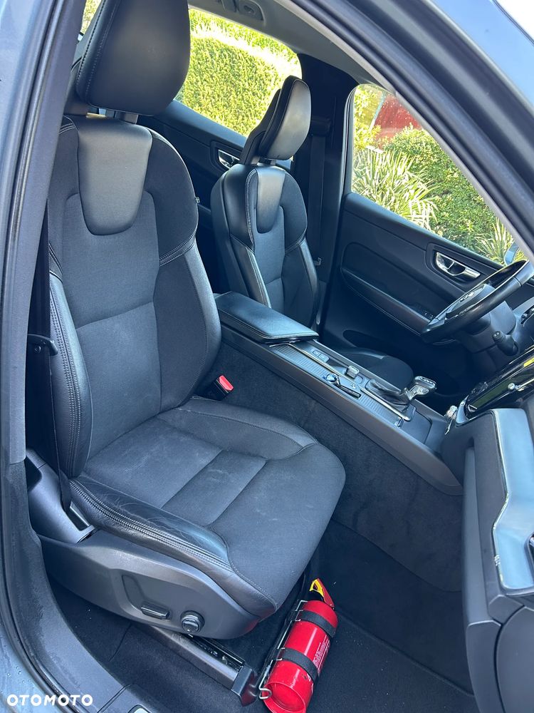 Volvo XC 60 D4 Geartronic Momentum - 25
