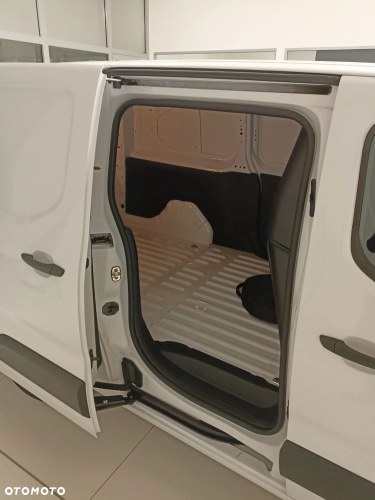 Fiat e Doblo L2 750kG, 136KM, akumulator 50 kWh - 16