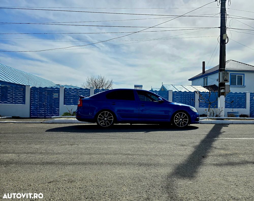 Skoda Octavia 2.0 TDI CR DPF DSG RS - 3