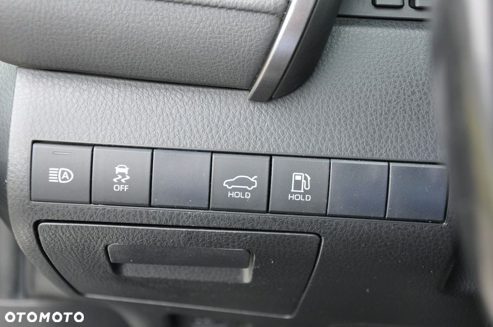 Toyota Camry - 14