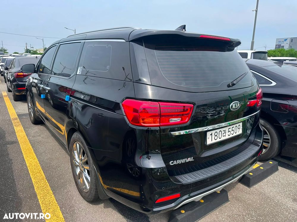 Kia Carnival - 5