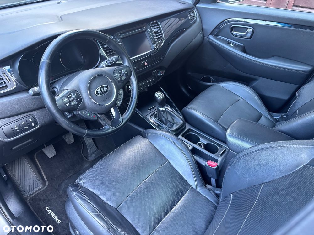 Kia Carens 1.7 CRDi M 7os - 16